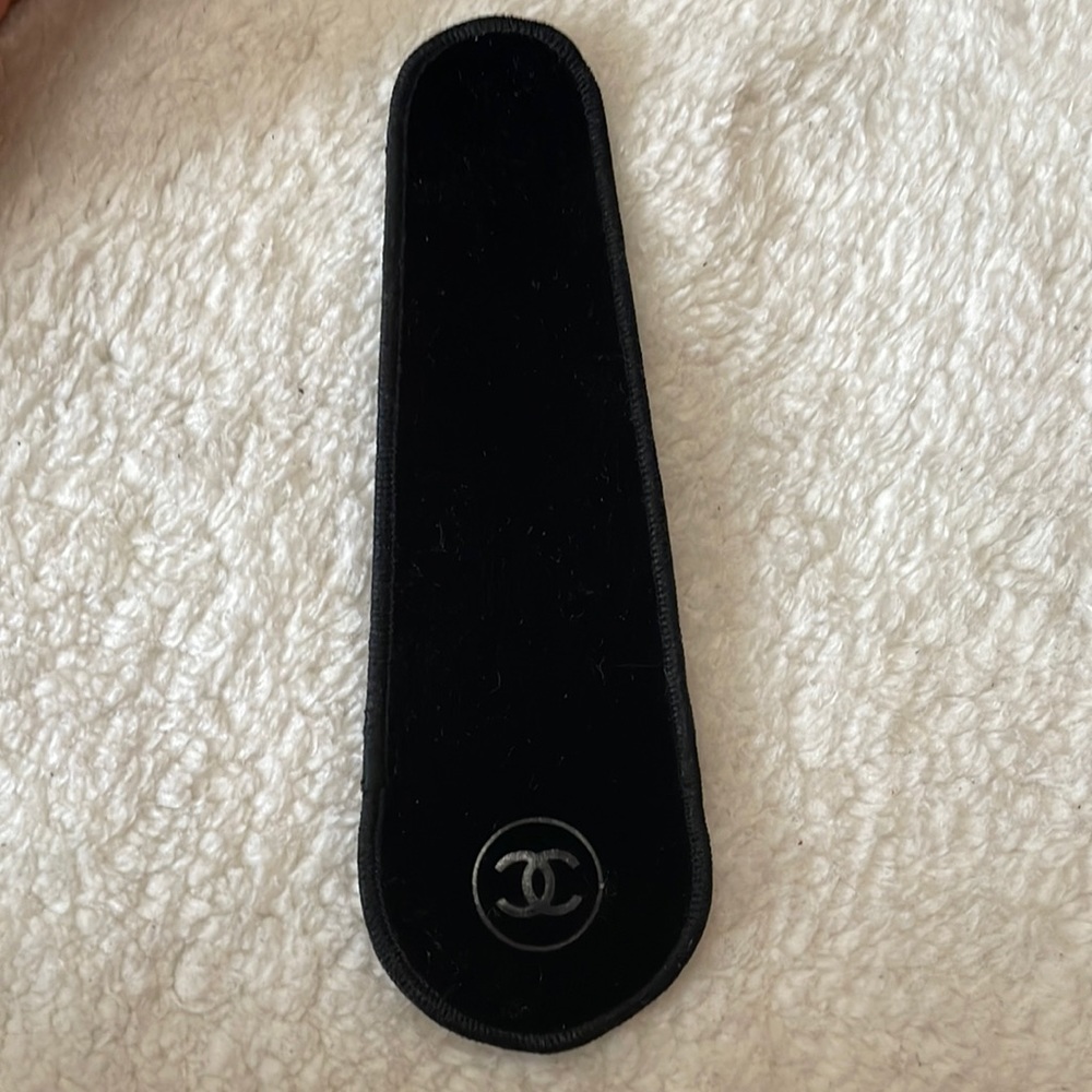 Chanel comb holder got it as a gift 🤗